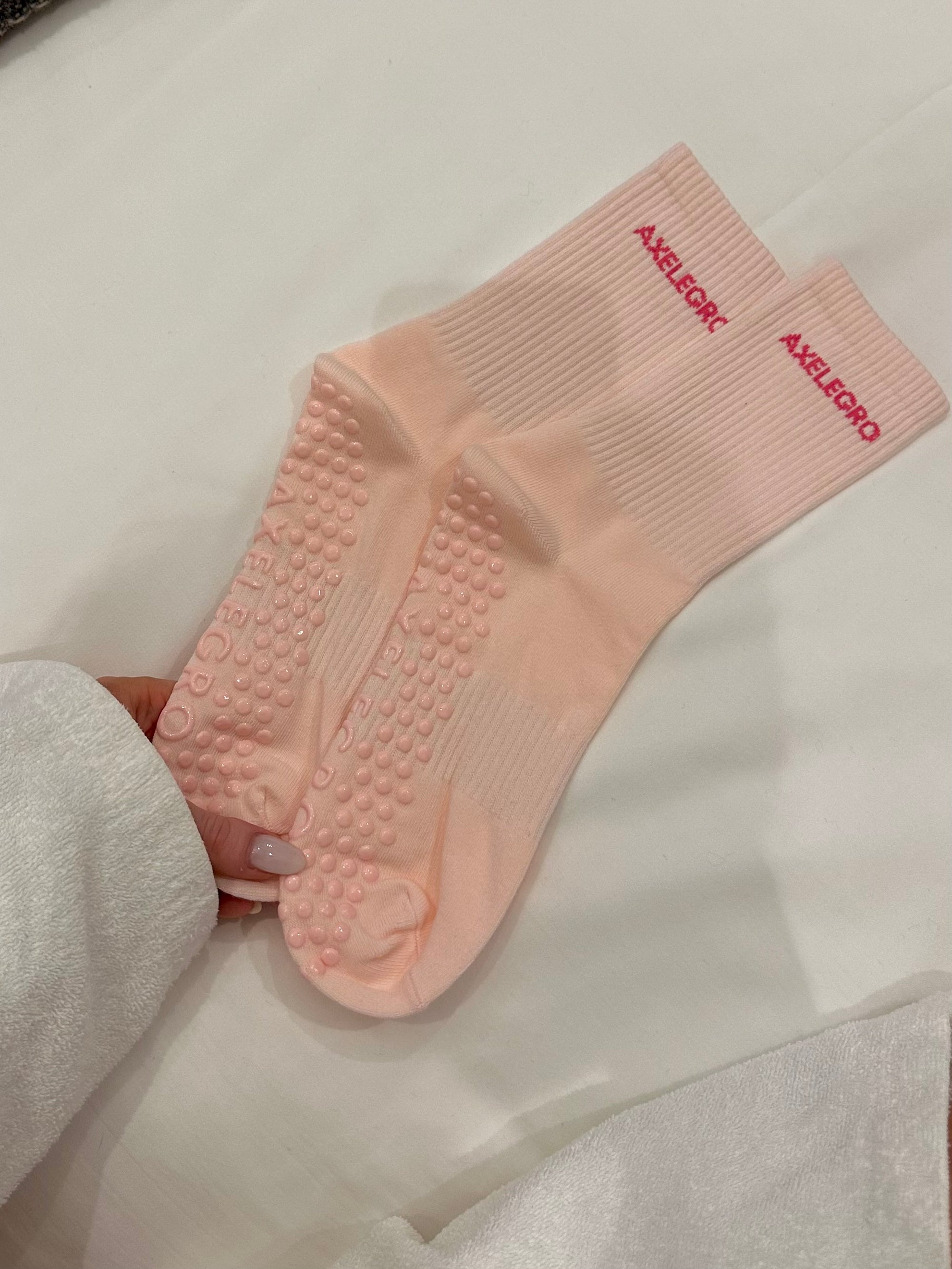 Axelegro Grip Socks - Baby Pink