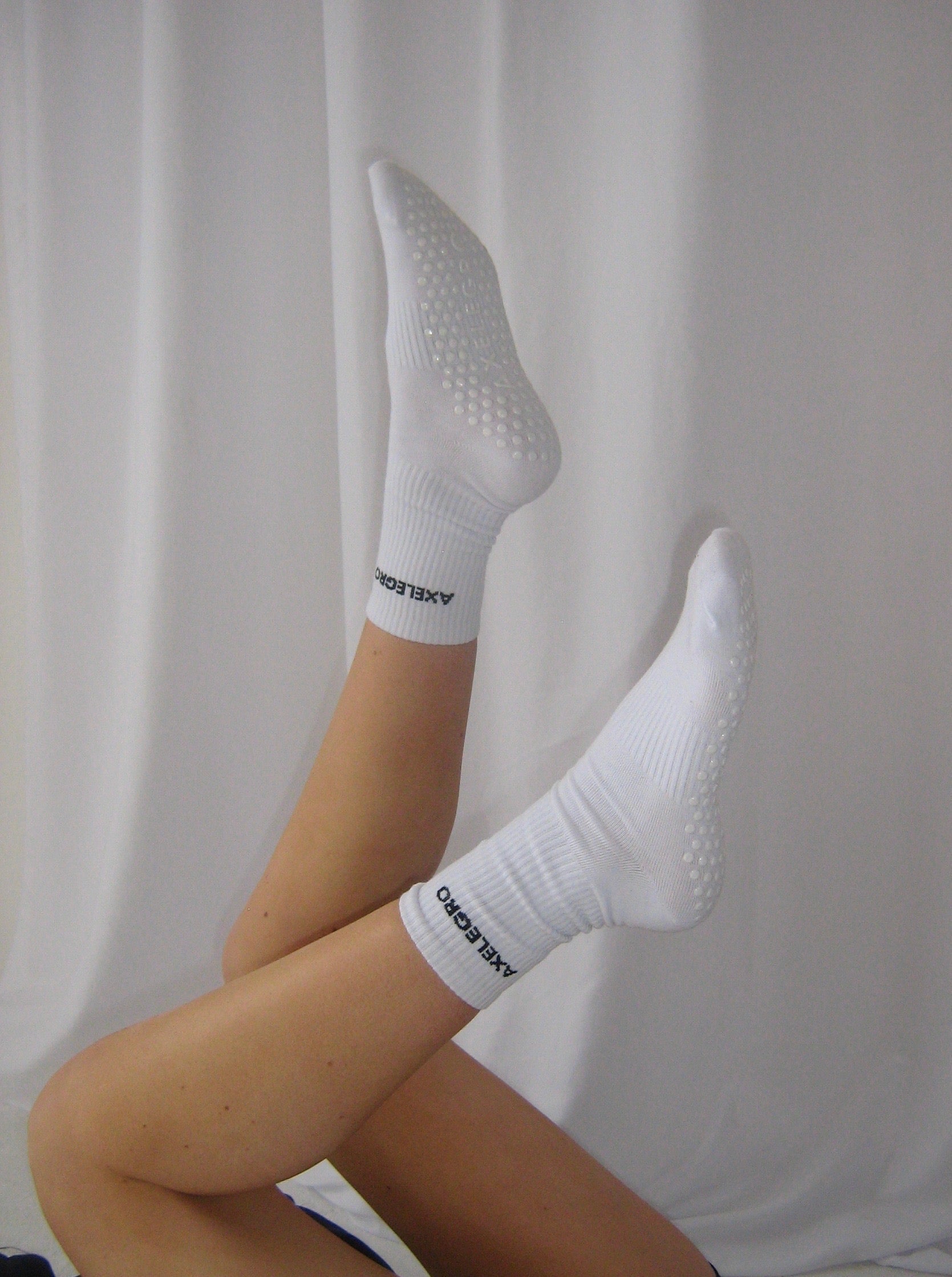 Axelegro Grip Socks - White